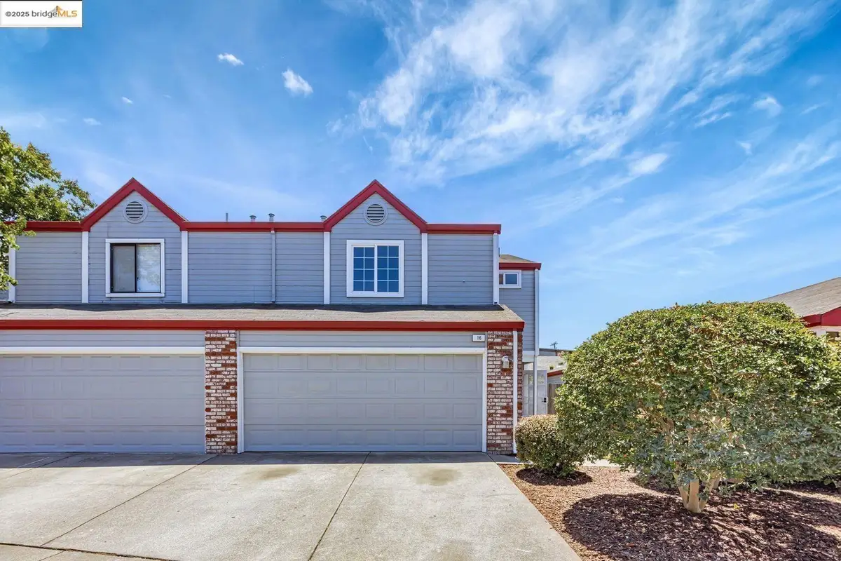 16 Town Sq Pl, Oakland, CA 94603 - Image #1