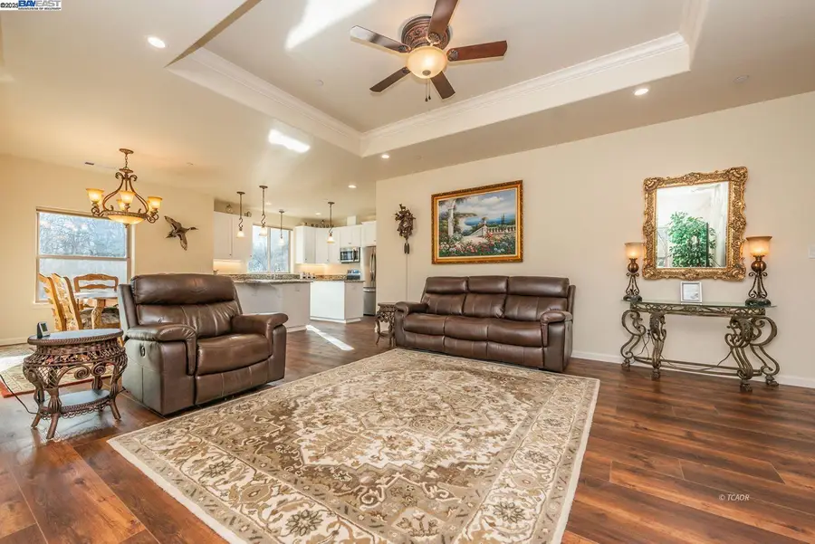 220 Fairway Drive, Weaverville, CA 96093 - Image #2