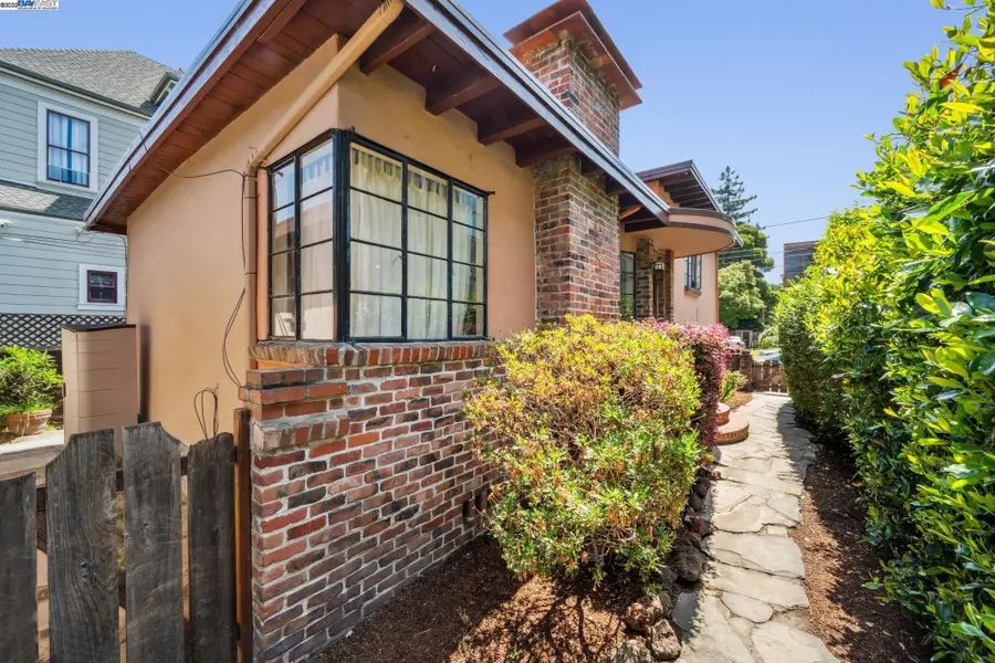 1421 Chestnut St, Alameda, CA 94501 - Image #3