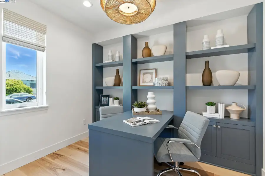 1661 Ellen Craig Ave, Alameda, CA 94501 - Image #2