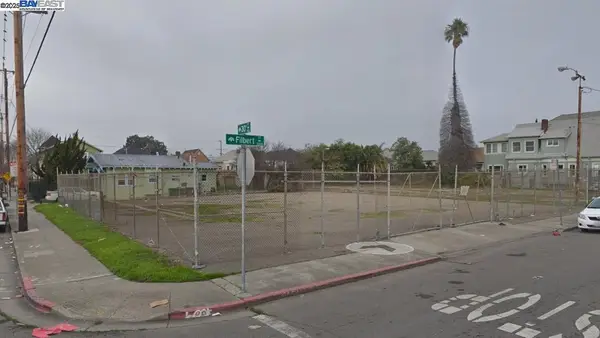 3003 Filbert St, Oakland, CA 94608