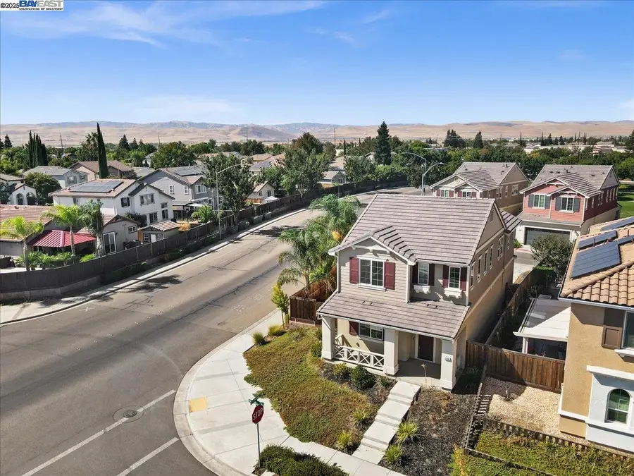 4384 Lennox Ln, Tracy, CA 95377 - Image #2