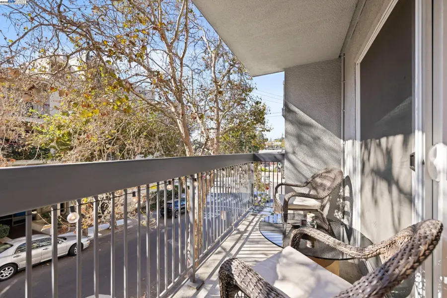 150 Pearl St #106, Oakland, CA 94611 - Image #3