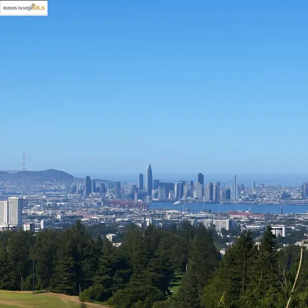 82 Wilding Ln, Oakland, CA 94611