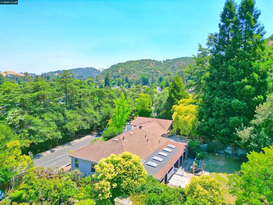 3810 Canyon Way, Martinez, CA 94553 - Image #2