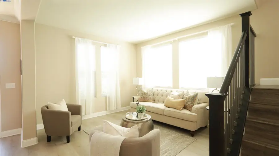 967 Dainty Ave, Brentwood, CA 94513 - Image #2