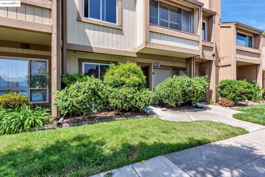 1160 Marianas Ln, Alameda, CA 94502 - Image #2