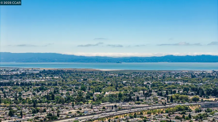 16860 Robey Dr, San Leandro, CA 94578 - Image #3