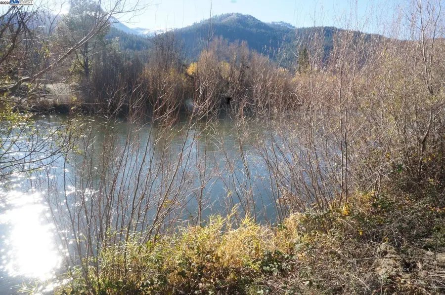 50 Acorn Ln, Junction City, CA 96048 - Image #2