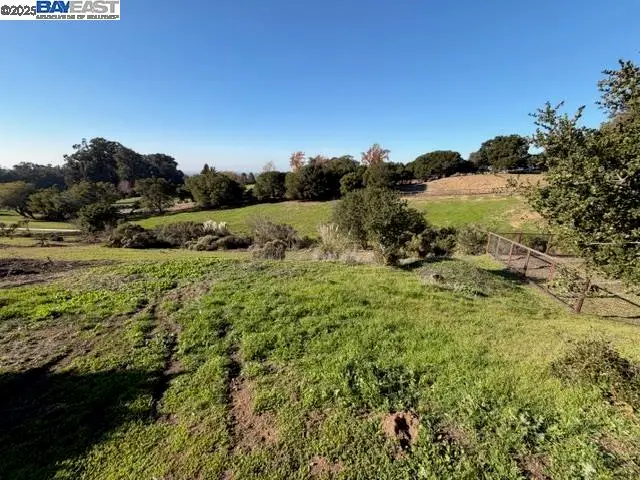 Address Withheld By Seller, Hayward, CA 94542 - Image #3