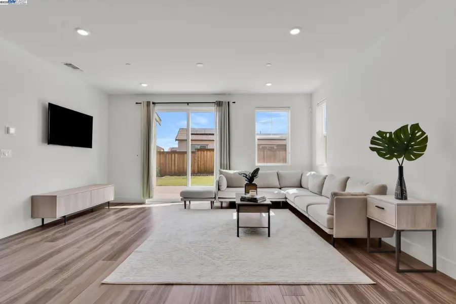 5946 Markham Dr, Tracy, CA 95377 - Image #3