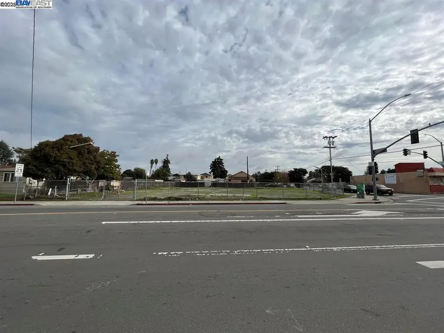 19884 Meekland, Hayward, CA 94541 - Image #3