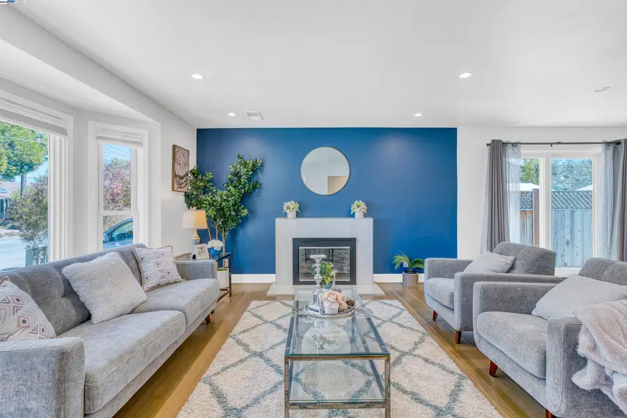 337 Farrelly Dr, San Leandro, CA 94577 - Image #2