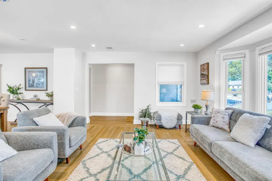 337 Farrelly Dr, San Leandro, CA 94577 - Image #3