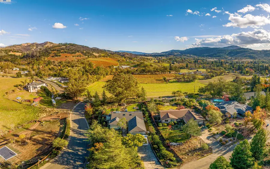 676 Scotland Court, Santa Rosa, CA 95409 - Image #3