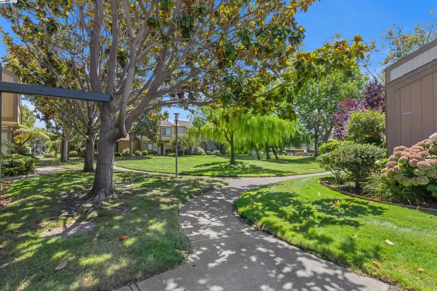 3334 Solomon Ln, Alameda, CA 94502 - Image #2