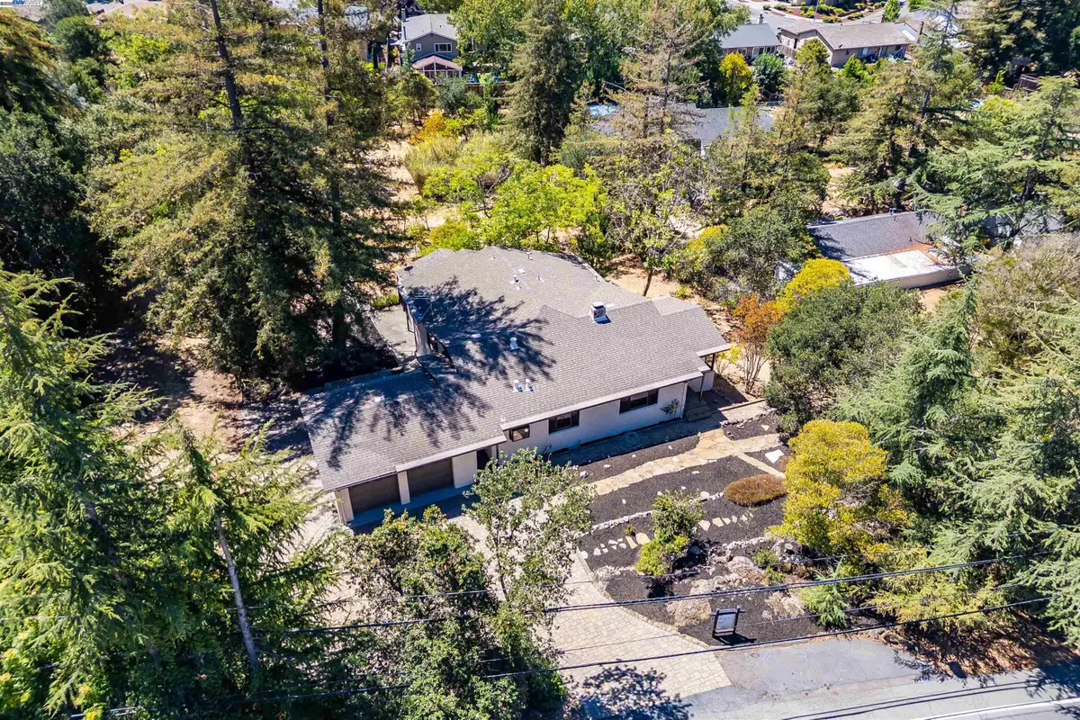 1069 Coombsville Rd, Napa, CA 94558 - Image #1