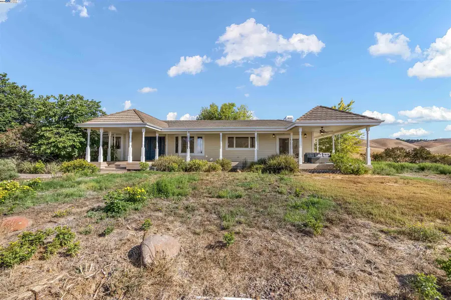 9050 Highland Rd, Tassajara, CA 94551 - Image #2