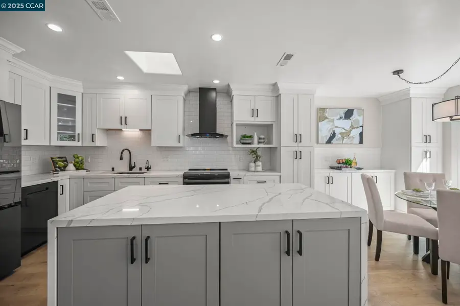 1433 Oakmont Dr #4, Walnut Creek, CA 94595 - Image #2