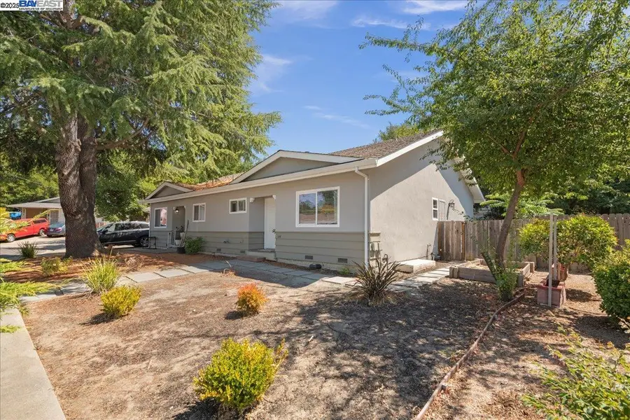 164 Gilbert Ct, Martinez, CA 94553 - Image #2