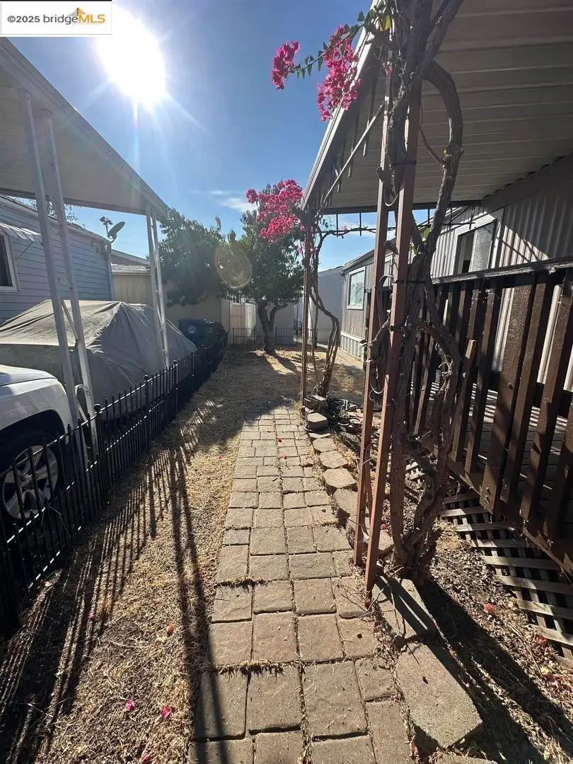 6217 Plymouth Rock Ln, Citrus Heights, CA 95521 - Image #1