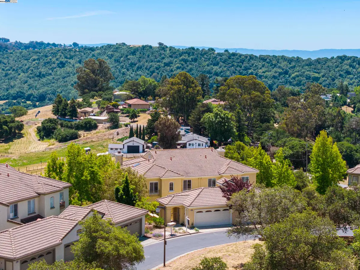 22284 E Lyndon Loop, Castro Valley, CA 94552 - Image #1