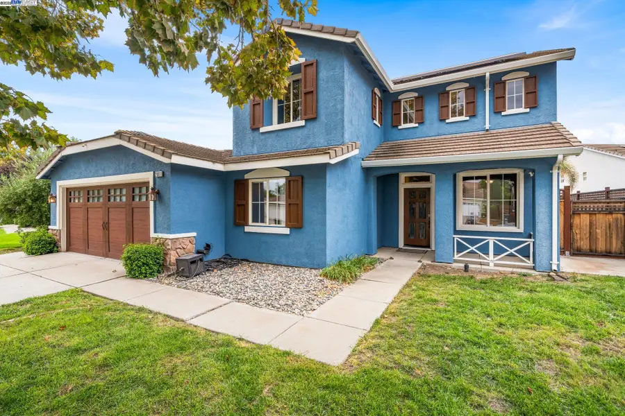 2001 Bridle Creek Cir, Tracy, CA 95377 - Image #2