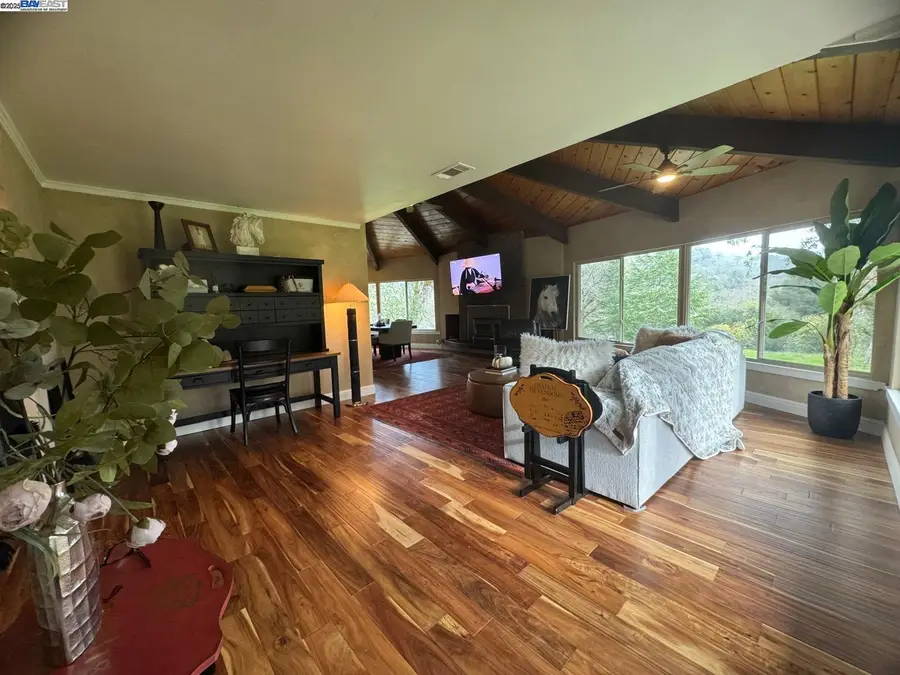 188 Country Club Ln, Napa, CA 94558 - Image #2