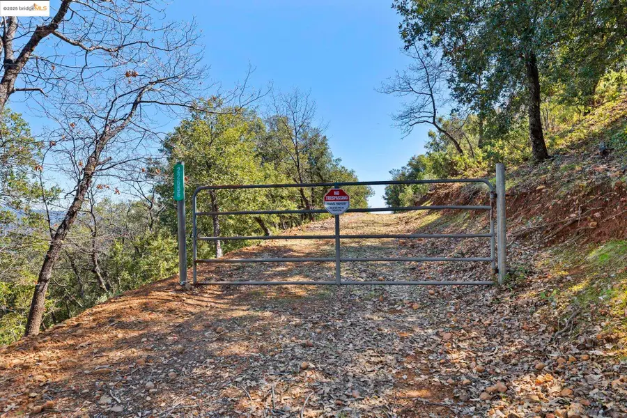 22656 Ridgemont Dr, Sonora, CA 95370 - Image #3