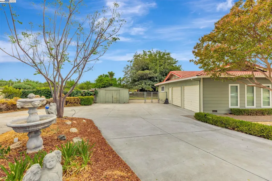 25999 Carbona Ct, Tracy, CA 95377 - Image #3
