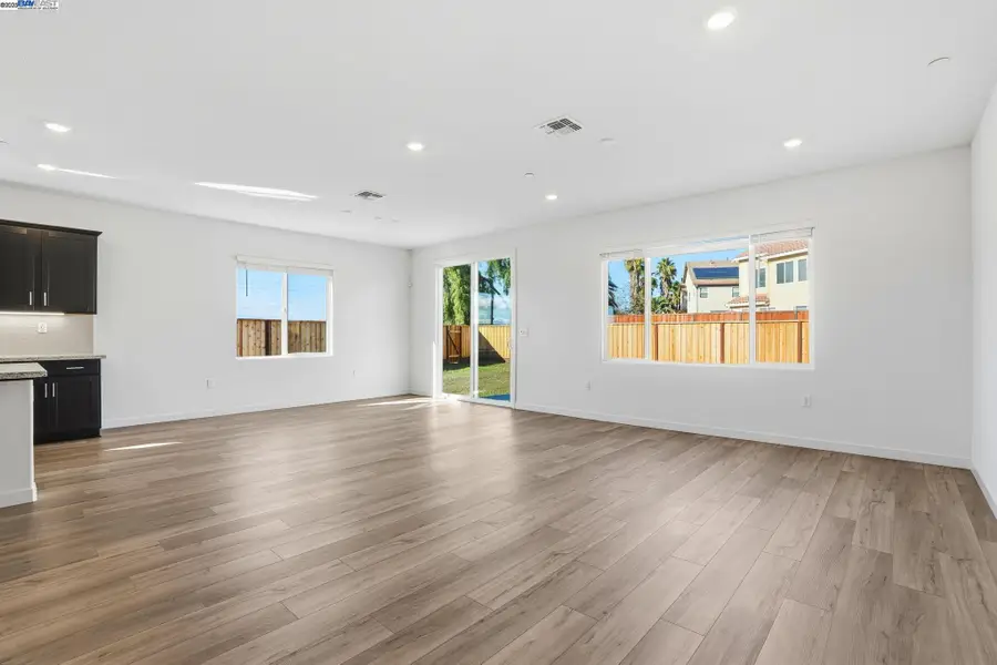 335 Astilbe Street, Discovery Bay, CA 94505 - #3