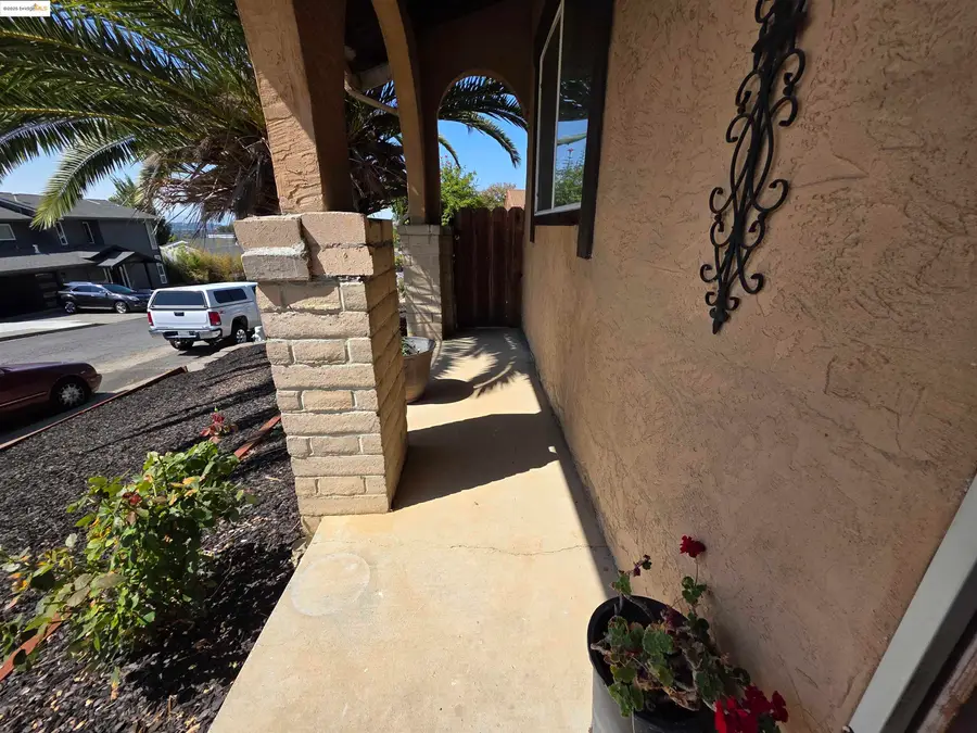 136 Evergreen Way, Vallejo, CA 94591 - Image #3