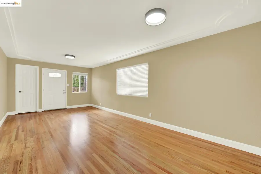 2125 102nd Ave, Oakland, CA 94603 - Image #3