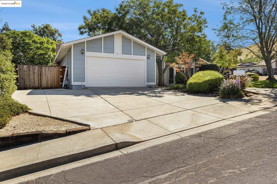 2333 Camelback Dr, Antioch, CA 94509 - Image #2