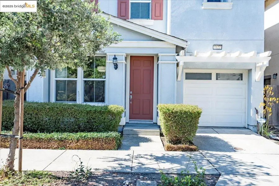 9437 Dunbar Dr, Oakland, CA 94603 - Image #2