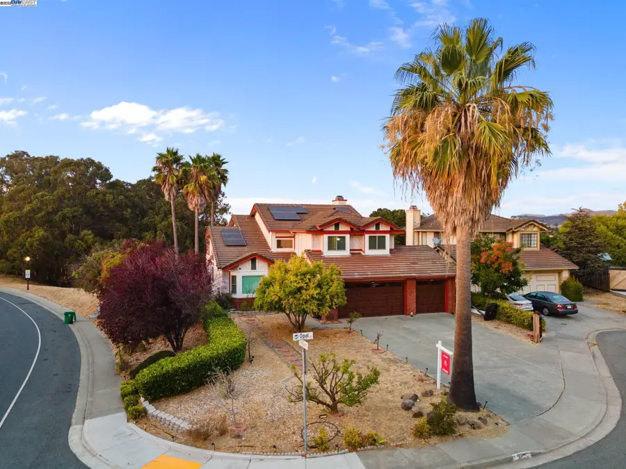 103 Opal Ct, Hercules, CA 94547 - Image #2
