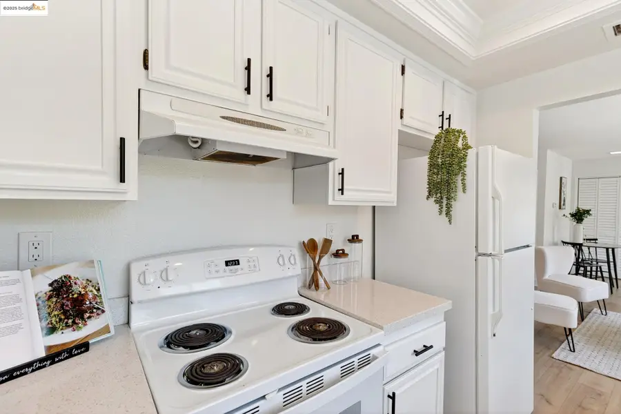 221 Village Pl, Martinez, CA 94553 - Image #3