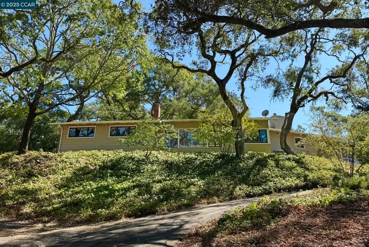 131 Moraga Way, Orinda, CA 94563 - Image #1