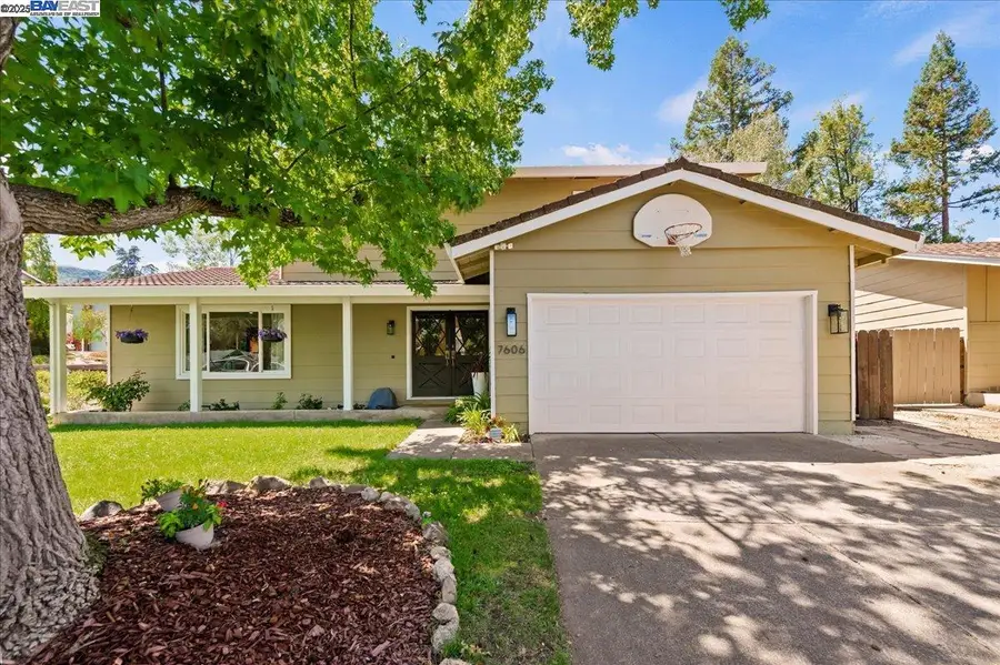 7606 Desertwood Ln, Pleasanton, CA 94588 - Image #2