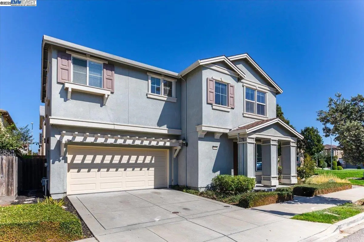 9436 Dunbar Dr, Oakland, CA 94603 - Image #1