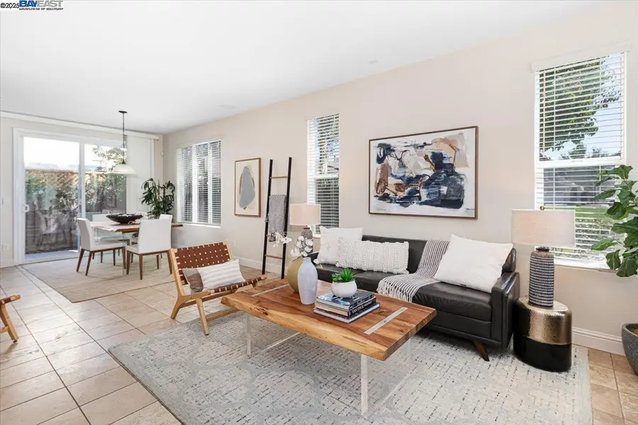 9436 Dunbar Dr, Oakland, CA 94603 - Image #2