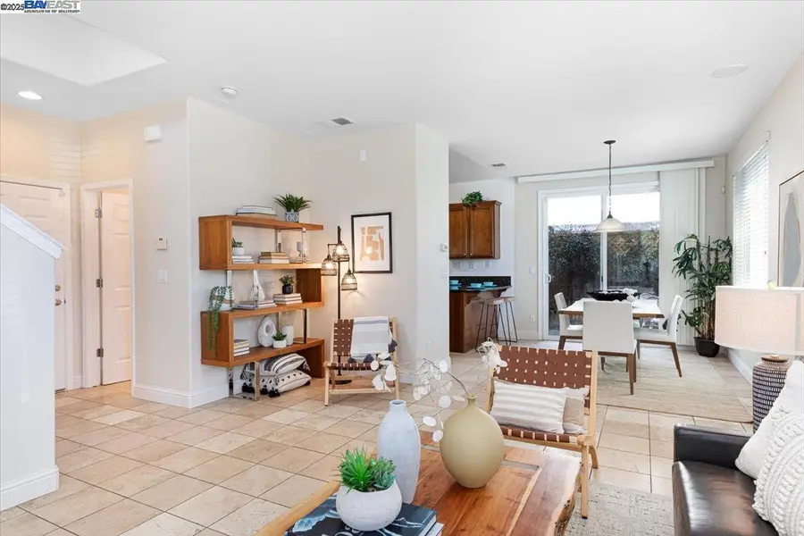 9436 Dunbar Dr, Oakland, CA 94603 - Image #3