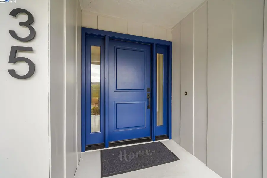 35 San Joaquin Pl, Novato, CA 94947 - Image #2