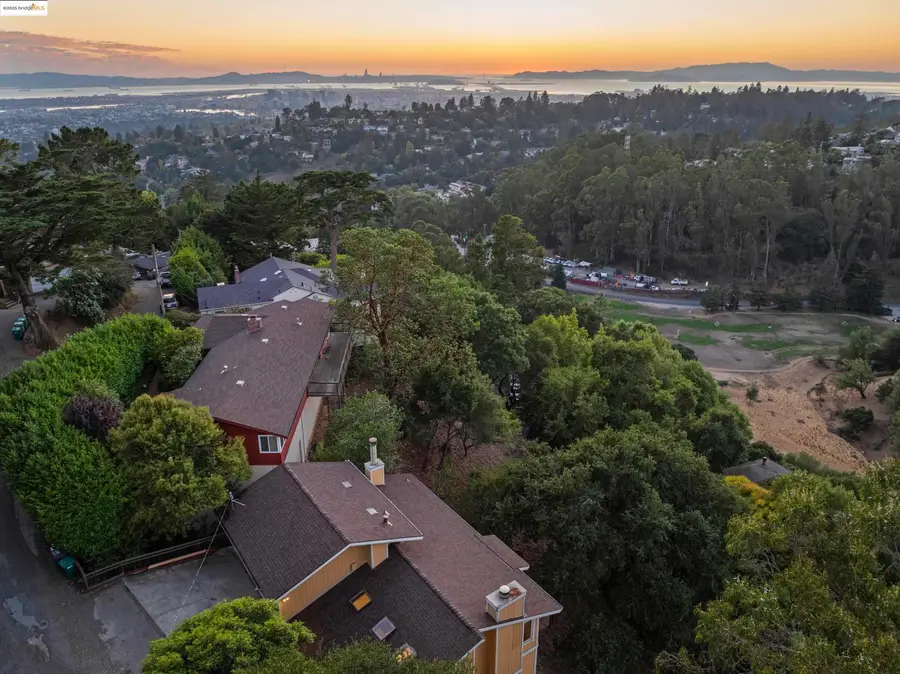 5821 Bagshotte Drive, Oakland, CA 94611 - Image #3