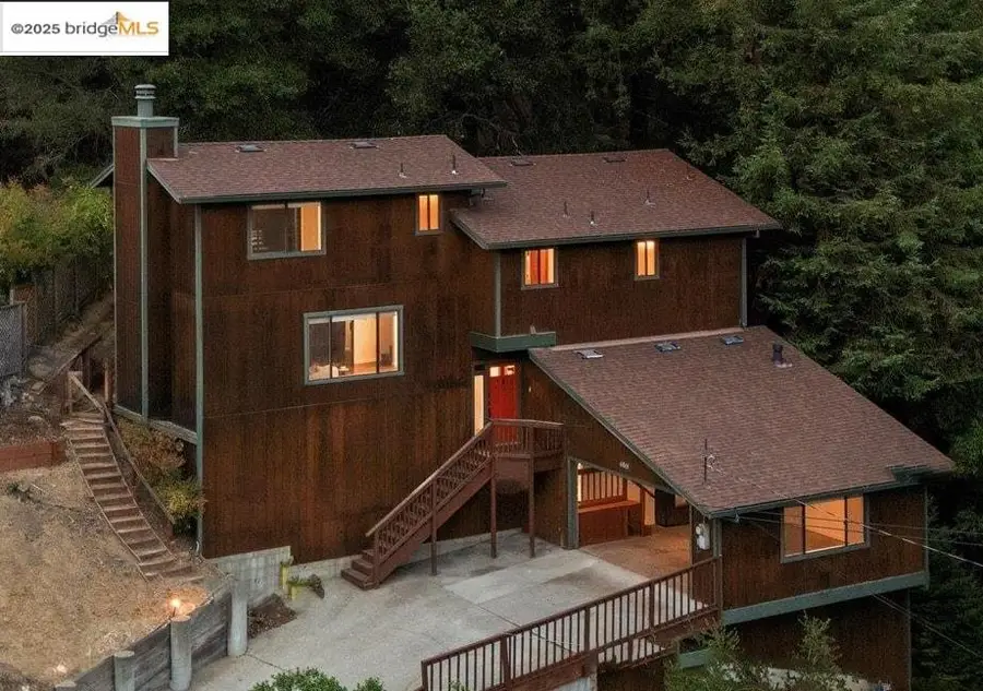 6861 Saroni Dr, Oakland, CA 94611 - Image #2