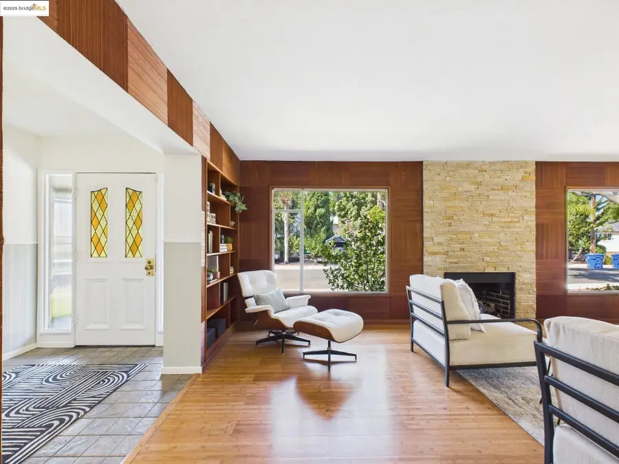 1162 136th Ave, San Leandro, CA 94578 - Image #2