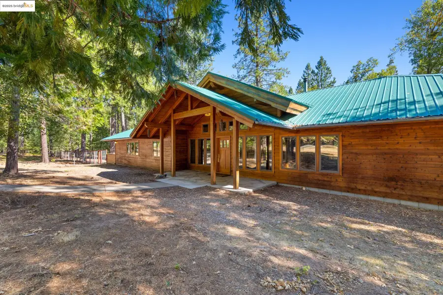 22715 Hells Hollow Road, Groveland, CA 95321 - Image #2