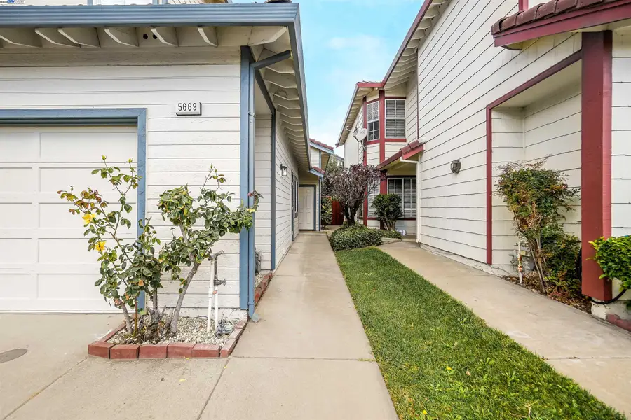 5669 Civic Terrace Ave, Newark, CA 94560 - Image #3