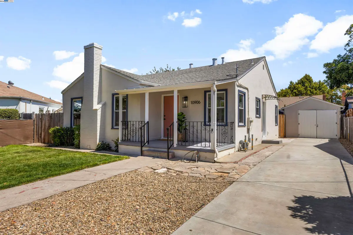 10906 Reposo Dr, Oakland, CA 94603 - Image #1