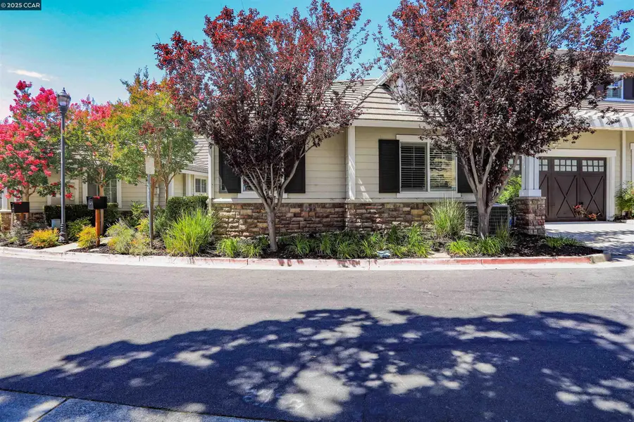136 Sugarloaf Ct, Alamo, CA 94507 - Image #2